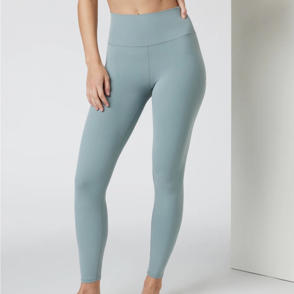 Vuori AllTheFeels™ Legging in Vintage Pistachio